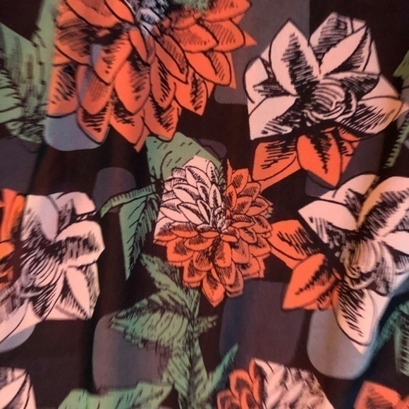 LULAROE Black Floral Lola Small - Picture 8 of 9